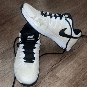 Nike ZOOM VAPOR 10.5 TOUR Tennis Shoes